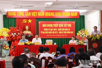 Đoàn đại biểu Quốc hội tỉnh Đồng Nai tiếp xúc cử tri tại thành phố Biên Hòa.