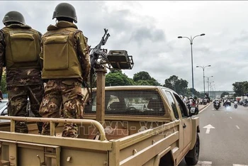 Binh sĩ Mali tuần tra trên đường phố thủ đô Bamako. (Ảnh tư liệu: AFP/TTXVN)