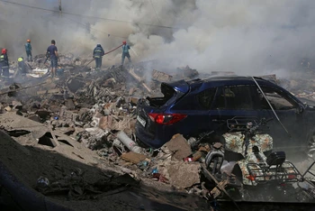 Hiện trường vụ nổ ở khu chợ tại Yerevan, Armenia, ngày 14/8/2022. (Ảnh: Sky News) 