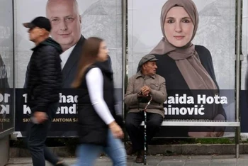 Các áp-phích bầu cử ở Sarajevo, Bosnia. (Ảnh: Reuters)