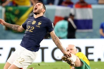 Théo Hernandez là người vào thay Lucas Hernandez. (Ảnh: Football Italia)