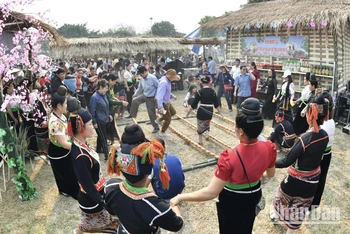 Đặc sắc các hoạt động văn hóa nghệ thuật tại Không gian văn hóa vùng cao Điện Biên.