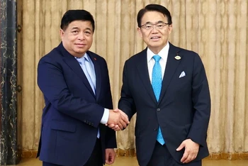 Phó Thủ tướng Nguyễn Chí Dũng tiếp Thống đốc tỉnh Aichi Omura Hideaki. (Ảnh: VGP) 