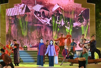 Một tiết mục trong chương trình nghệ thuật khai mạc Lễ hội Nghinh Ông Cần Giờ.
