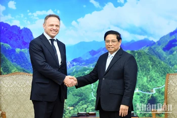 Thủ tướng Phạm Minh Chính đón ông Francesco Lollobrigida, Bộ trưởng Bộ Nông nghiệp, Chủ quyền lương thực và Lâm nghiệp Italy.