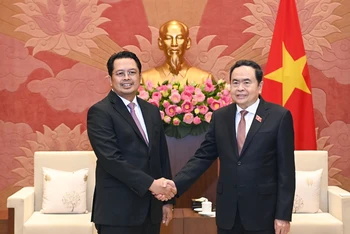 Chủ tịch Quốc hội Trần Thanh Mẫn tiếp ông H.Mahyudin, Phó Chủ Thượng viện nước Cộng hòa Indonesia. Ảnh: DUY LINH