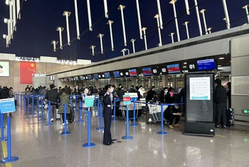 Việc chuyển nhà ga sang T1 nhằm bảo đảm hành khách khi bay cùng Vietnam Airlines và các hãng thành viên của liên minh SkyTeam sẽ có trải nghiệm bay tốt hơn, hành lý nối chuyến thuận lợi và an toàn hơn.
