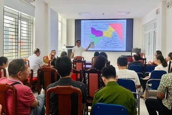 Lấy ý kiến nhân dân về phương án sắp xếp đơn vị hành chính tại quận Ba Đình. (Ảnh: Ủy ban nhân dân quận Ba Đình)