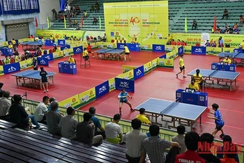 Các nội dung thi đấu đồng đội nam, đồng đội nữ tại nhà thi đấu thể thao tỉnh Gia Lai chiều 12/7.