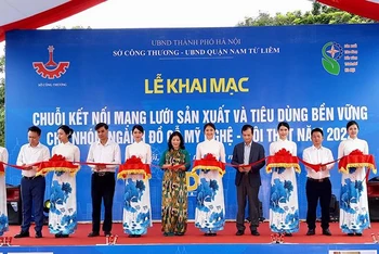 Kết nối “Mạng lưới sản xuất và tiêu dùng bền vững cho nhóm ngành đồ gỗ mỹ nghệ-nội thất năm 2022”.