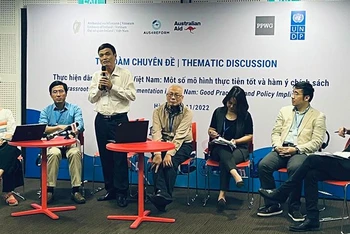 Các chuyên gia chia sẻ thông tin tại buổi tọa đàm.