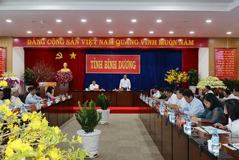 Toàn cảnh buổi họp.
