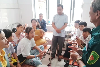 Tình hình sức khỏe của các em học sinh bị ngộ độc thực phẩm đã ổn định.