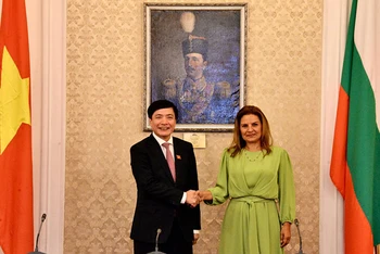 Tổng Thư ký, Chủ nhiệm Văn phòng Quốc hội Bùi Văn Cường gặp, làm việc với Tổng Thư ký Quốc hội Bulgaria.