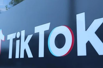 Biểu tượng mạng xã hội TikTok. (Ảnh: THX/TTXVN)