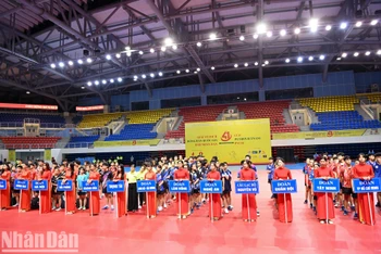 Giải vô địch bóng bàn quốc gia Báo Nhân Dân lần thứ 41 năm 2023 có 174 vận động viên thuộc 20 đoàn bóng bàn của các tỉnh, thành phố, ngành và doanh nghiệp trong cả nước tham dự.
