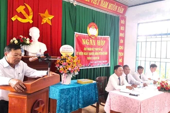 Bí thư Huyện ủy Đức Linh vui Ngày hội Đại đoàn kết cùng nhân dân thôn 11, xã Đa Kai.