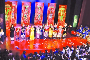 Suốt nhiều năm qua, Hiếu Văn Ngư luôn nỗ lực gìn giữ, phát triển hát bội theo cách riêng. (Ảnh CTV)