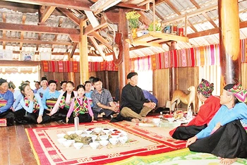 Một lễ Mo của người Mường ở huyện Ea Kar, tỉnh Đắk Lắk. 