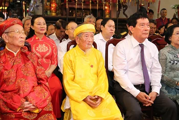 Các đại biểu dự Lễ giỗ sáng 14/9.