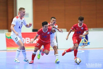 Các cầu thủ Câu lạc bộ Thái Sơn Nam ăn mừng chiến thắng trước Câu lạc bộ Hà Nội.