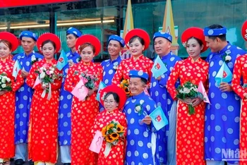 Các cặp đôi tham gia chương trình là cán bộ, công nhân viên, giáo viên, bộ đội xuất ngũ, thanh niên công nhân, người lao động có hoàn cảnh khó khăn đang làm việc tại các khu công nghiệp, khu chế xuất, các cơ quan, đơn vị, trường học, doanh nghiệp trên địa bàn Thành phố Hồ Chí Minh và các khu vực lân cận.
