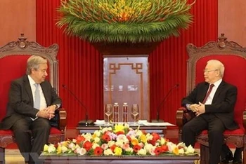 Tổng Bí thư Nguyễn Phú Trọng tiếp Tổng Thư ký Liên hợp quốc Antonio Guterres. (Ảnh: Trí Dũng/TTXVN)