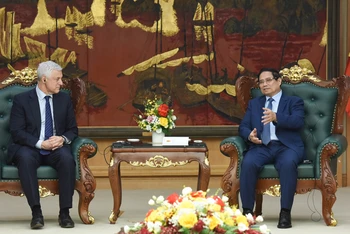 Thủ tướng Phạm Minh Chính tiếp ông Bill Winters, Tổng Giám đốc Tập đoàn Standard Chartered.