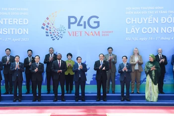 Thủ tướng Phạm Minh Chính và các đại biểu tham dự hội nghị.