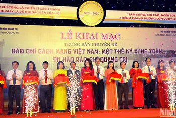 Khai mạc trưng bày chuyên đề “Báo chí cách mạng Việt Nam: Một thế kỷ xung trận và tự hào báo chí Quảng Trị”.