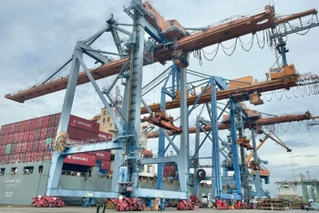 Hoạt động cảng biển Hải Phòng luôn tấp nập, sôi động.