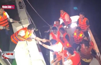 Tàu kiểm ngư 467 đang trên đường đón 80 ngư dân gặp nạn đưa vào bờ