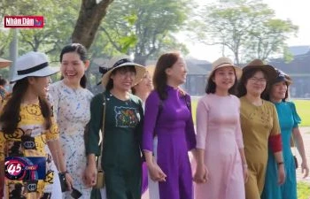 Người Việt chi gần 42 tỷ mua áo dài Tết trên mạng
