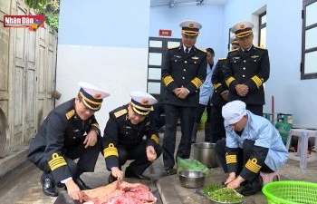 Xuân về trên đảo tiền tiêu