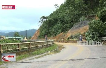 Sạt lở gây xô lệch cầu Đắk Mi 1 trên quốc lộ 14E