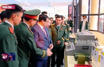Thủ tướng thăm và làm việc với Học viện Kỹ thuật quân sự