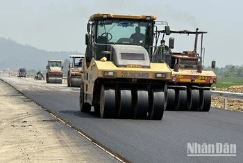 Bộ Giao thông vận tải yêu cầu giám sát chặt nhân sự, thiết bị huy động đến công trường, nhằm bảo đảm tiến độ, chất lượng công trình giao thông.