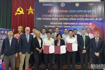 Các đại biểu tham dự lễ khởi động dự án Không uống rượu bia khi lái xe.