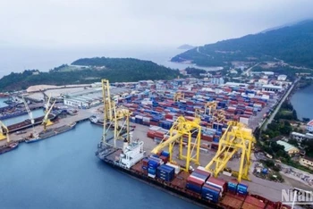 Cục Hàng hải và Đường thủy Việt Nam đã yêu cầu các doanh nghiệp cảng có kế hoạch ứng phó với nguy cơ lượng hàng container bị tồn đọng tại cảng.