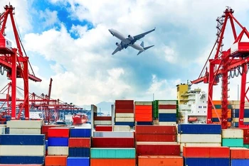 Nguy cơ từ việc tăng thuế của Mỹ đối với hàng xuất khẩu đang đe doạ mục tiêu tăng trưởng kinh tế của nước ta.