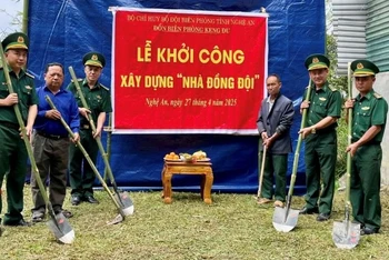 Bộ đội Biên phòng tỉnh Nghệ An tích cực hưởng ứng chương trình xóa nhà tạm, nhà dột nát.