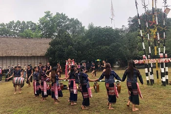 Một hoạt động dân vũ tại Làng.
