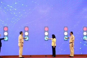 Phát động chương trình sáng kiến an toàn giao thông.