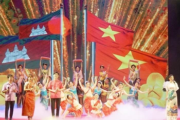 Chương trình nghệ thuật kỷ niệm 55 năm Ngày thiết lập quan hệ ngoại giao Việt Nam-Campuchia.