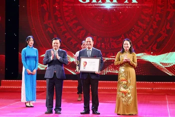 Các tác giả được trao giải A.