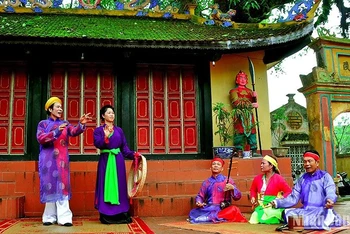 Trình diễn chèo làng Khuốc, Thái Bình. (Ảnh:MAI TÚ)