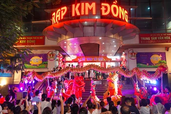 Rực rỡ chương trình nghệ thuật “Đêm hội Trăng rằm yêu thương”