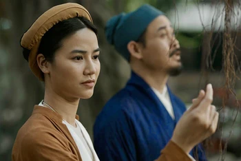 Phim "Hồng Hà nữ sĩ" sẽ được phát hành thí điểm ngoài rạp. (Ảnh: Đoàn làm phim)