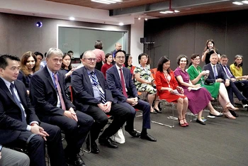 Các đại biểu tại lễ kỷ niệm.