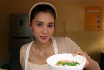 Tiểu Vy vai Quỳnh Anh trong phim. (Ảnh: Galaxy Studio)